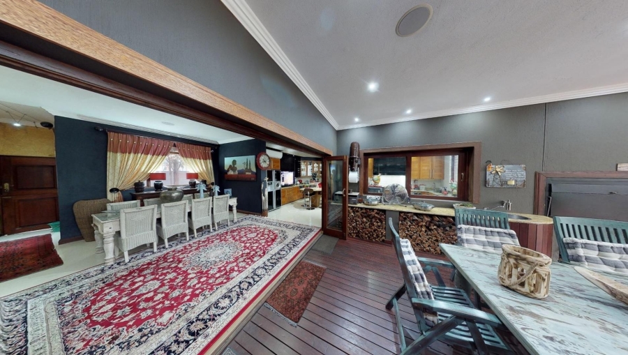 7 Bedroom Property for Sale in Silver Lakes Gauteng