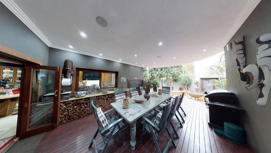 7 Bedroom Property for Sale in Silver Lakes Gauteng