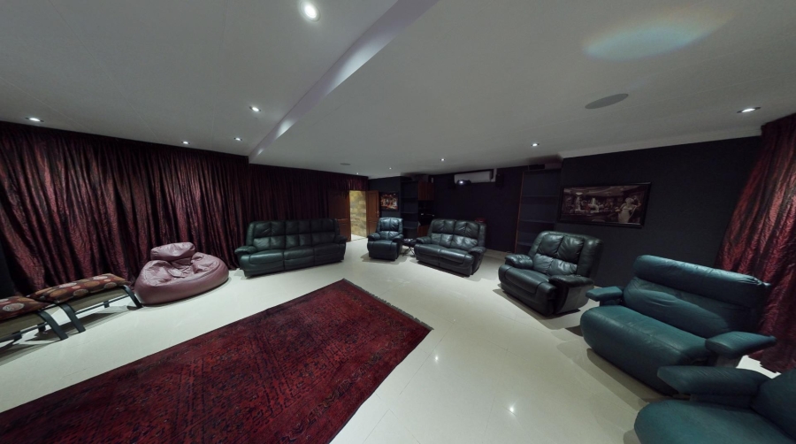 7 Bedroom Property for Sale in Silver Lakes Gauteng