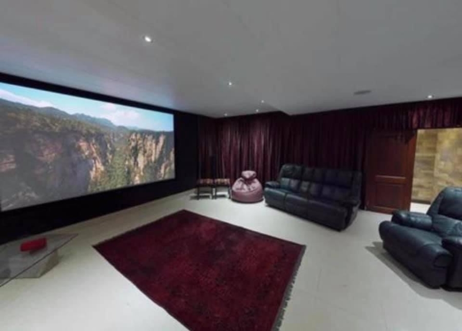 7 Bedroom Property for Sale in Silver Lakes Gauteng
