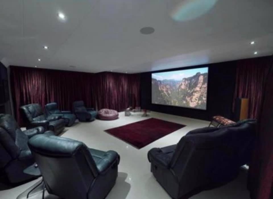 7 Bedroom Property for Sale in Silver Lakes Gauteng