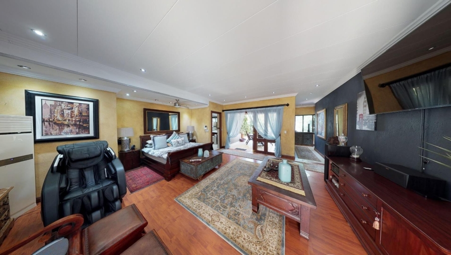 7 Bedroom Property for Sale in Silver Lakes Gauteng