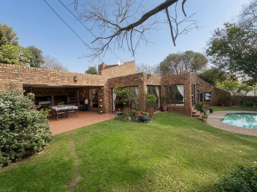 5 Bedroom Property for Sale in Morningside Manor Gauteng