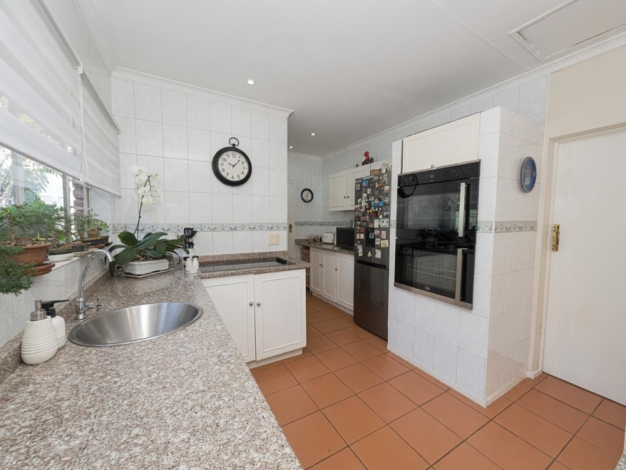 5 Bedroom Property for Sale in Morningside Manor Gauteng