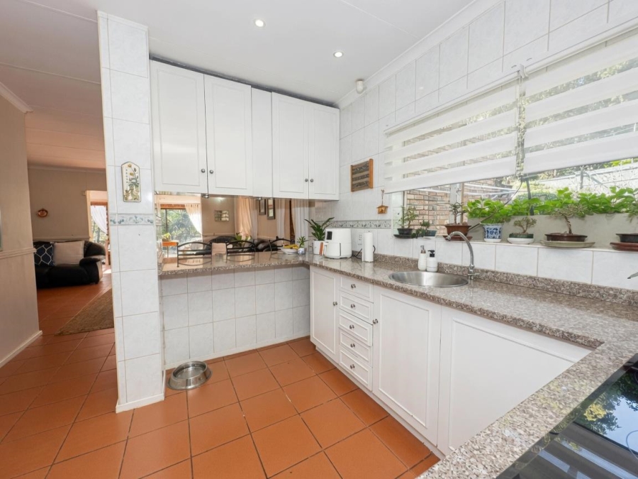 5 Bedroom Property for Sale in Morningside Manor Gauteng