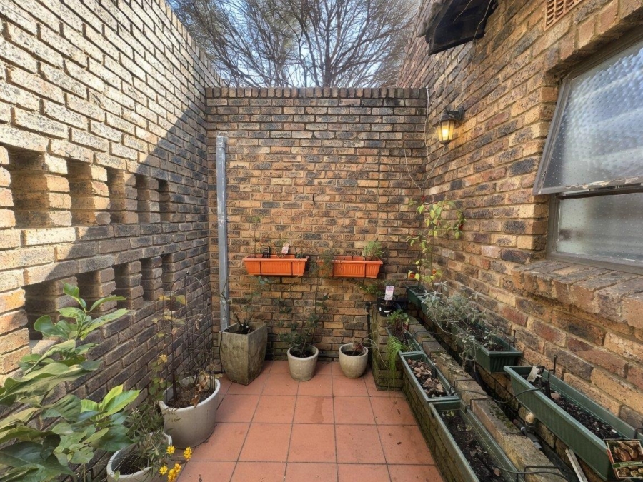 5 Bedroom Property for Sale in Morningside Manor Gauteng
