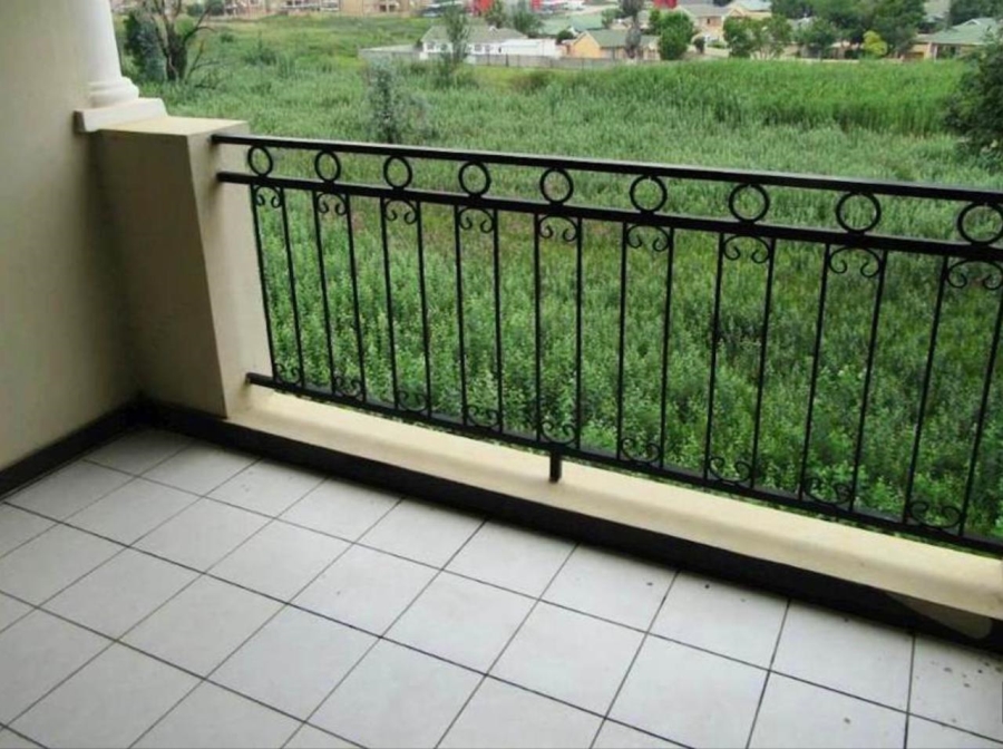 2 Bedroom Property for Sale in Noordwyk Gauteng