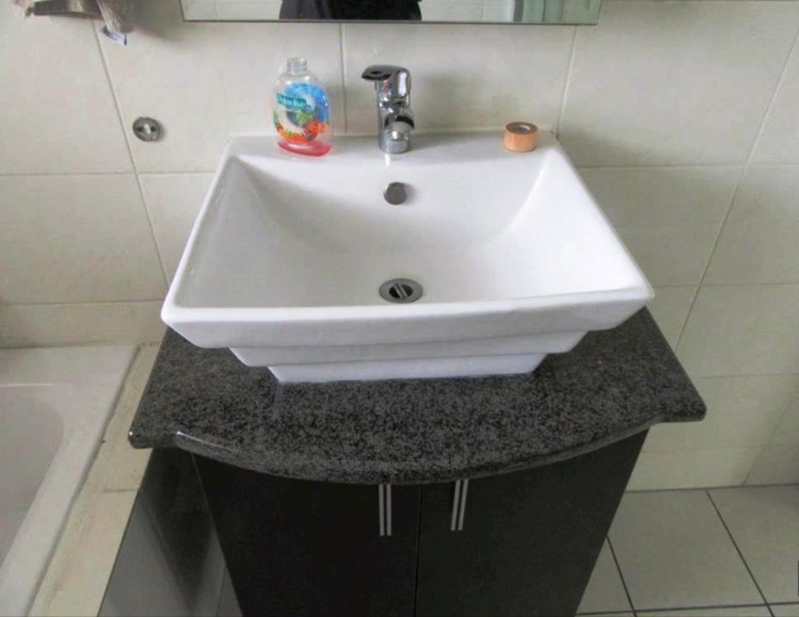 2 Bedroom Property for Sale in Noordwyk Gauteng