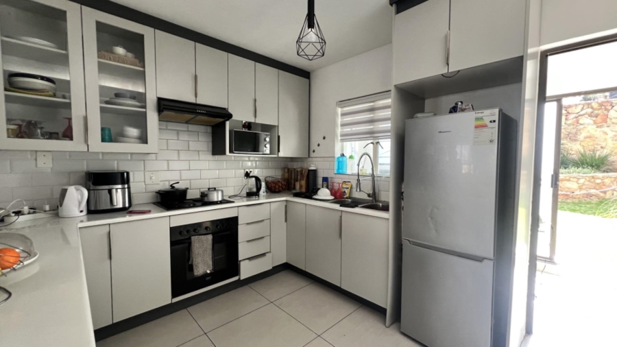 To Let 2 Bedroom Property for Rent in Ridgeway Gauteng