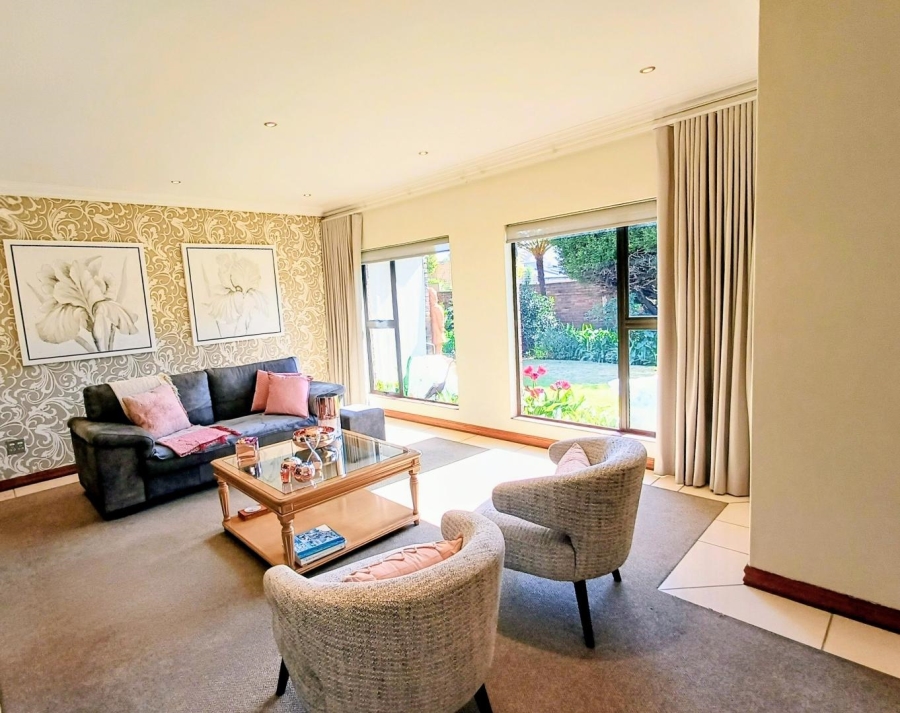 2 Bedroom Property for Sale in Lakefield Gauteng