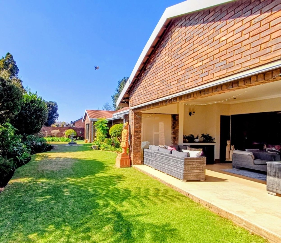 2 Bedroom Property for Sale in Lakefield Gauteng