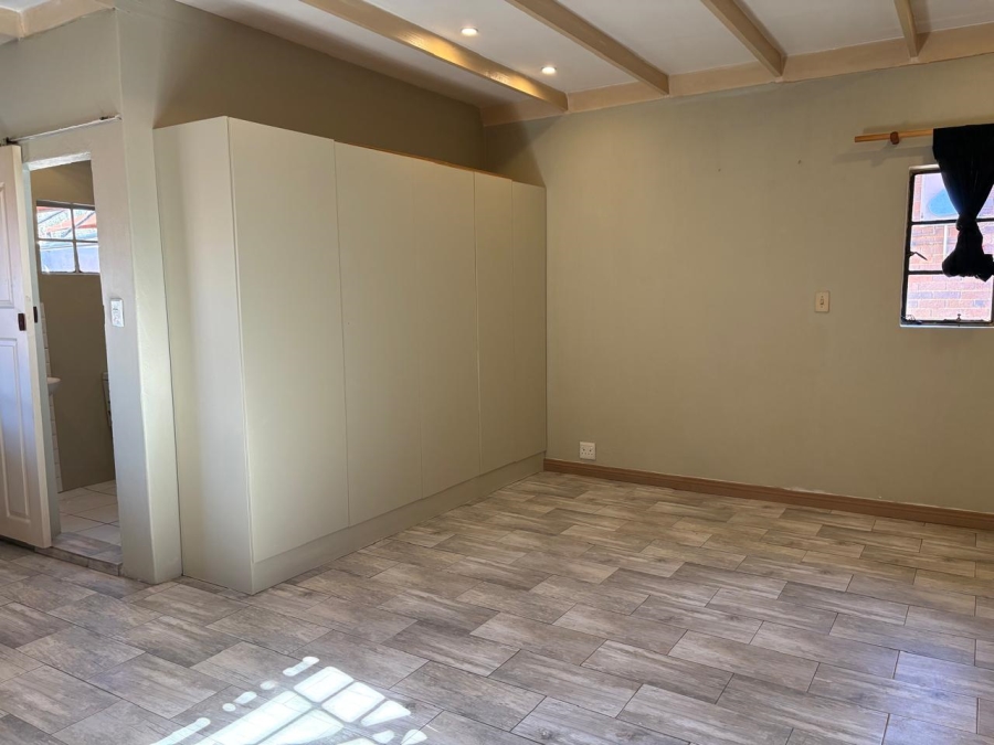To Let 1 Bedroom Property for Rent in Weltevreden Park Gauteng