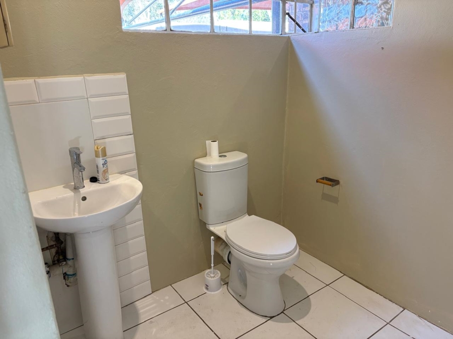 To Let 1 Bedroom Property for Rent in Weltevreden Park Gauteng