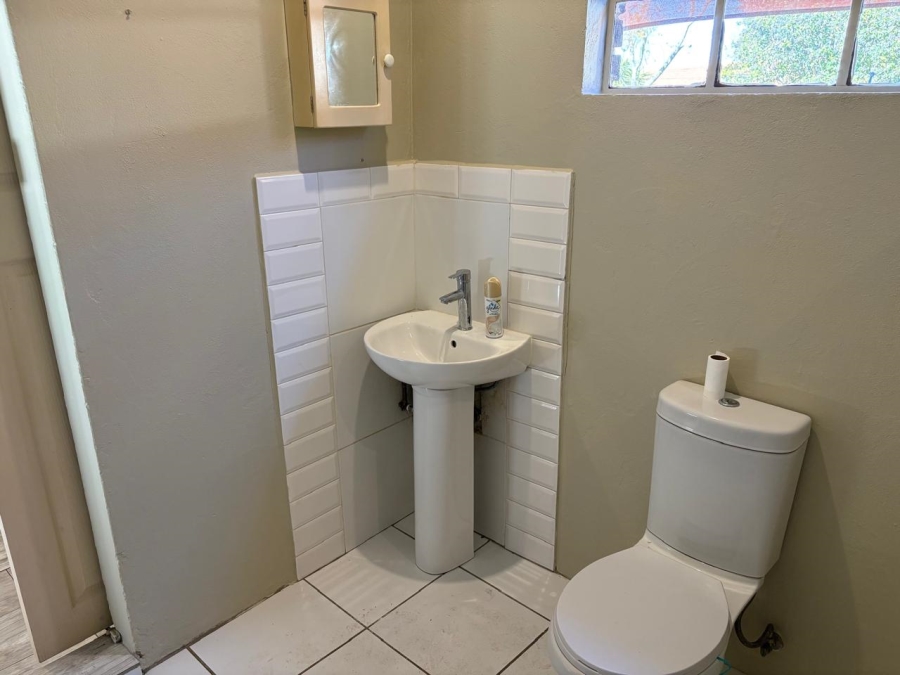 To Let 1 Bedroom Property for Rent in Weltevreden Park Gauteng