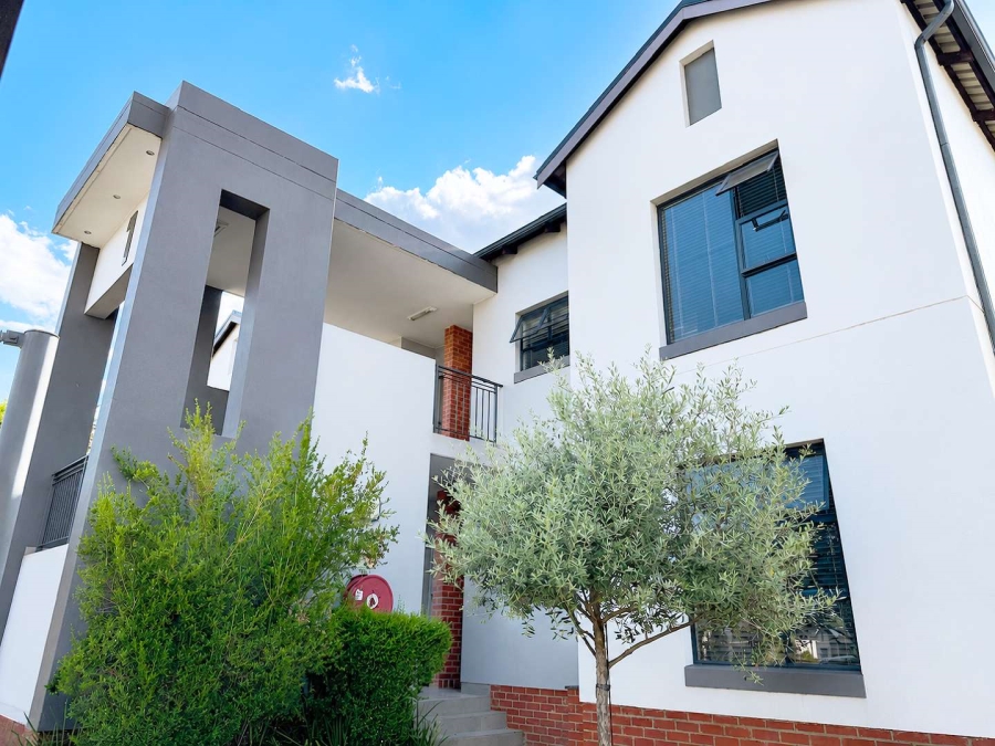 2 Bedroom Property for Sale in Broadacres Gauteng