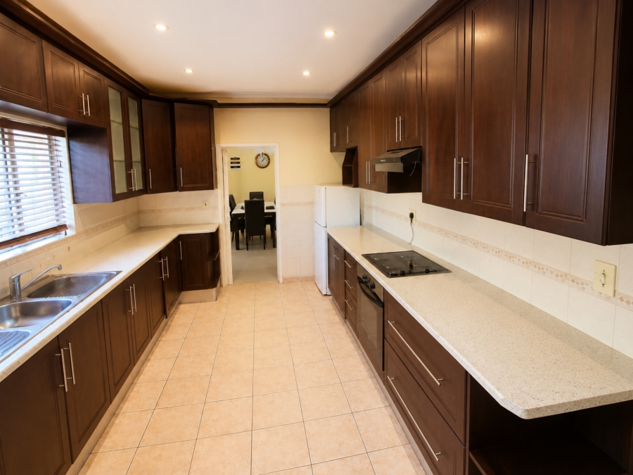 5 Bedroom Property for Sale in Kilner Park Gauteng