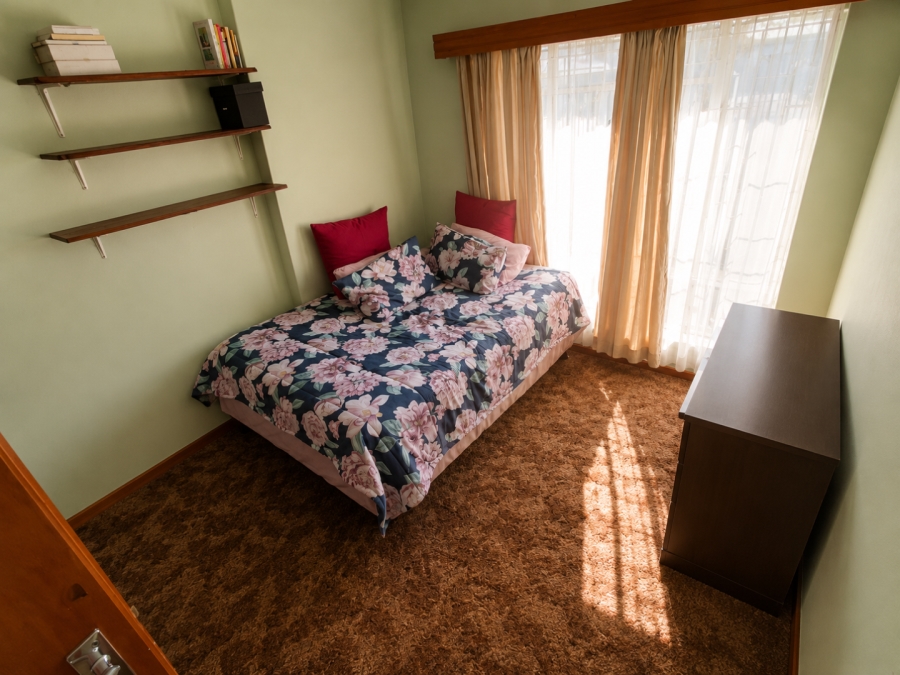 5 Bedroom Property for Sale in Kilner Park Gauteng