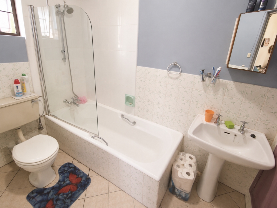 5 Bedroom Property for Sale in Kilner Park Gauteng