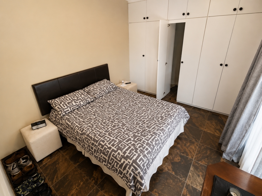 5 Bedroom Property for Sale in Kilner Park Gauteng