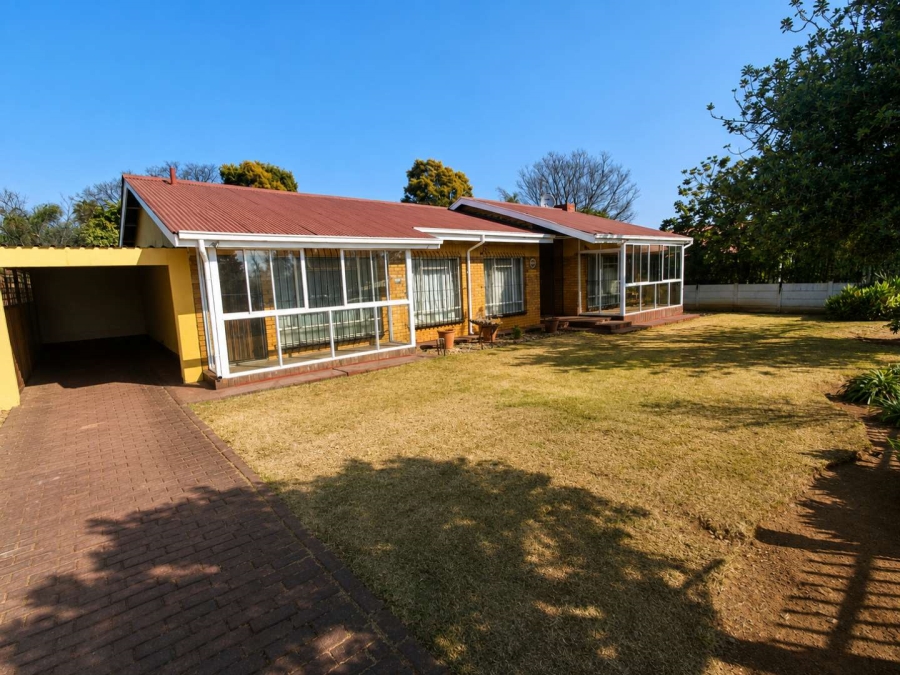 5 Bedroom Property for Sale in Kilner Park Gauteng