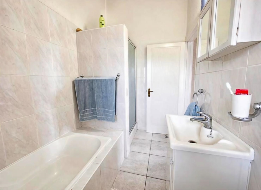 2 Bedroom Property for Sale in New Redruth Gauteng
