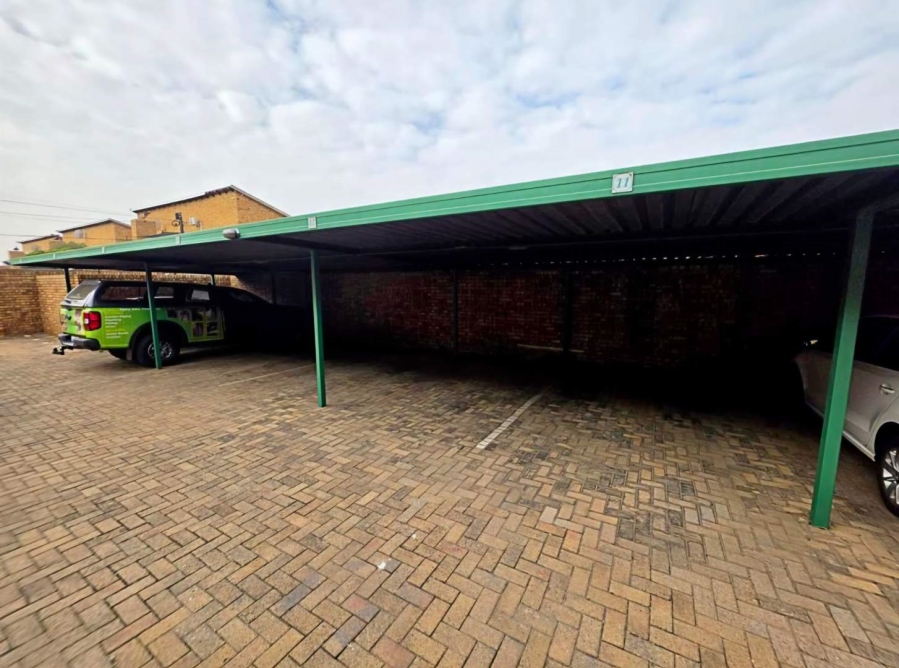 2 Bedroom Property for Sale in New Redruth Gauteng