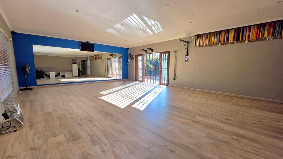 4 Bedroom Property for Sale in Randhart Gauteng
