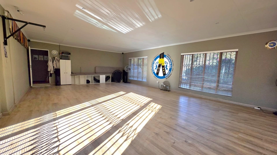 4 Bedroom Property for Sale in Randhart Gauteng