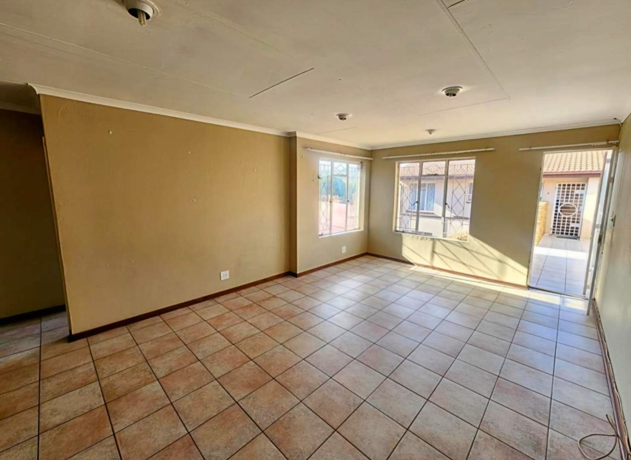 2 Bedroom Property for Sale in New Redruth Gauteng