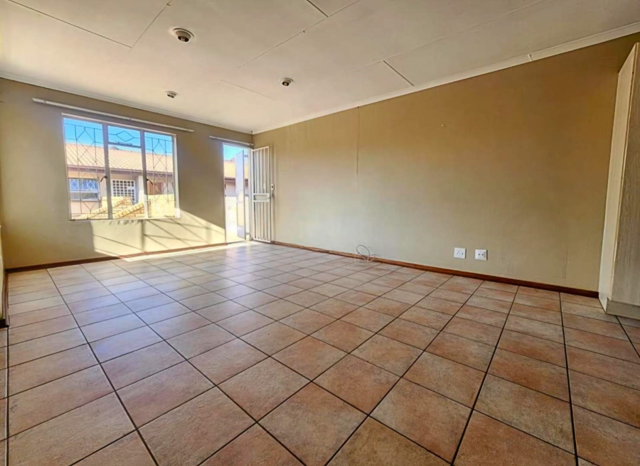 2 Bedroom Property for Sale in New Redruth Gauteng