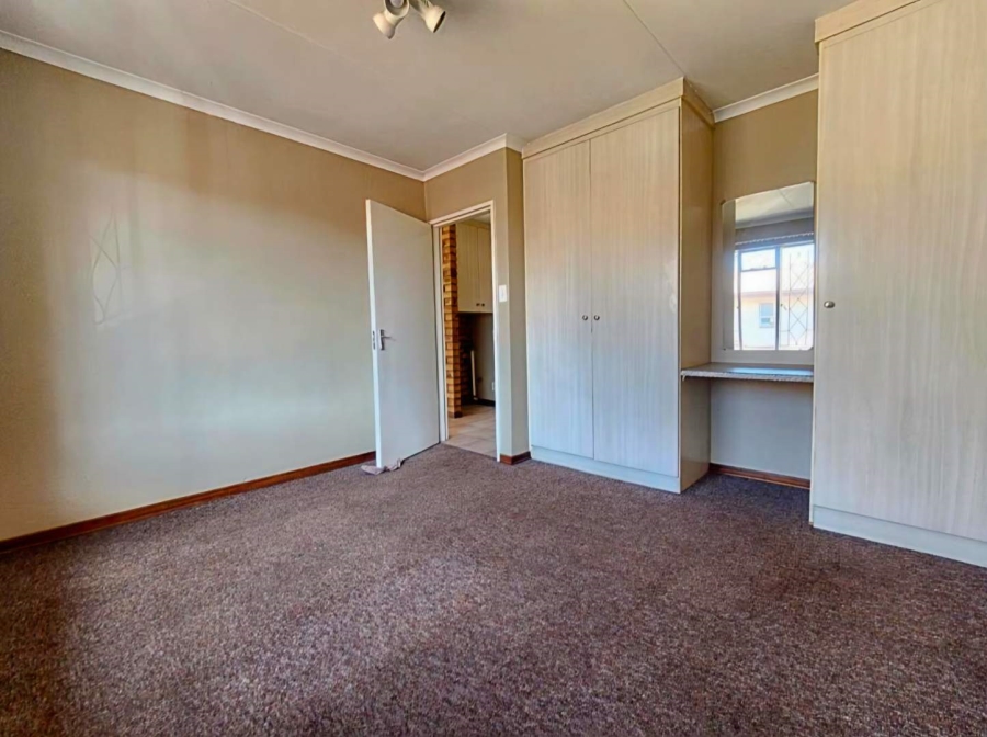 2 Bedroom Property for Sale in New Redruth Gauteng