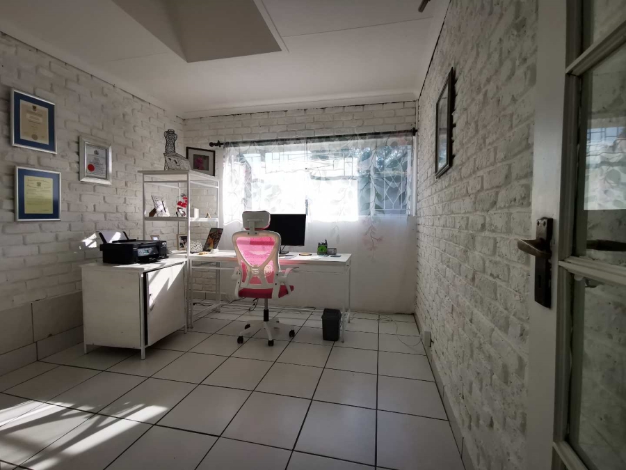 3 Bedroom Property for Sale in Brackenhurst Gauteng