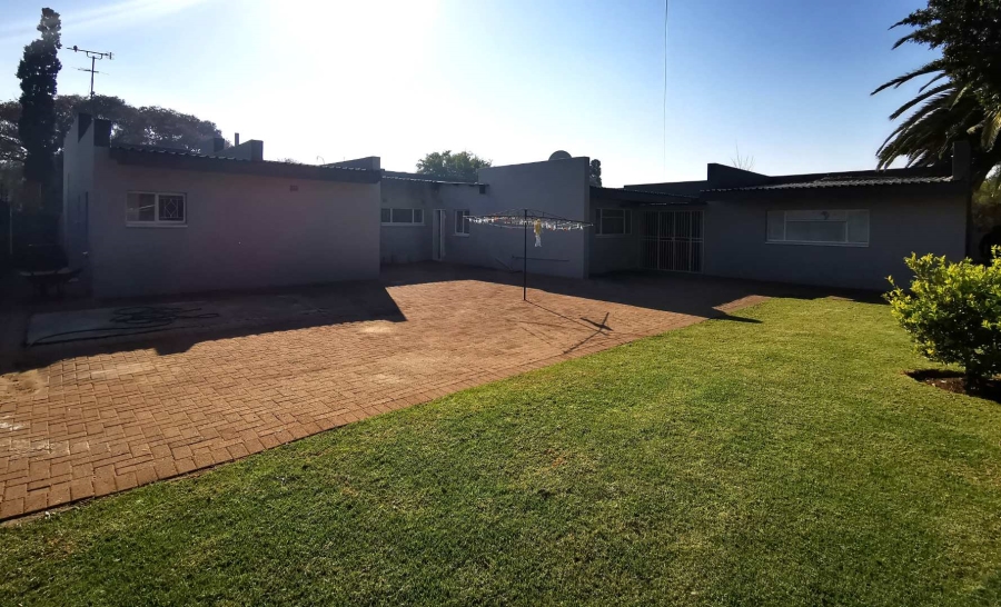 3 Bedroom Property for Sale in Brackenhurst Gauteng