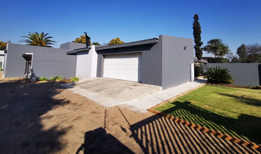 3 Bedroom Property for Sale in Brackenhurst Gauteng