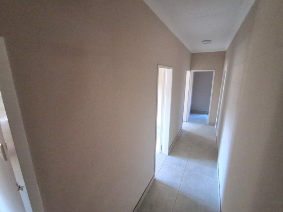 5 Bedroom Property for Sale in Proclamation Hill Gauteng