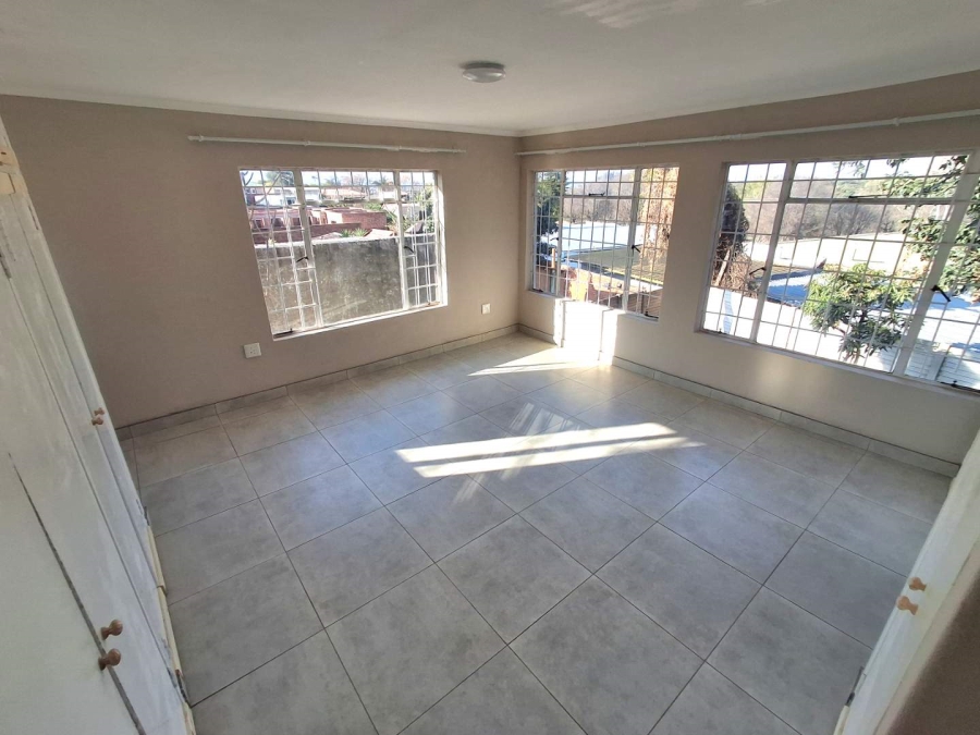 5 Bedroom Property for Sale in Proclamation Hill Gauteng