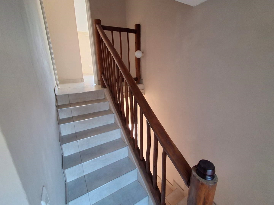 5 Bedroom Property for Sale in Proclamation Hill Gauteng
