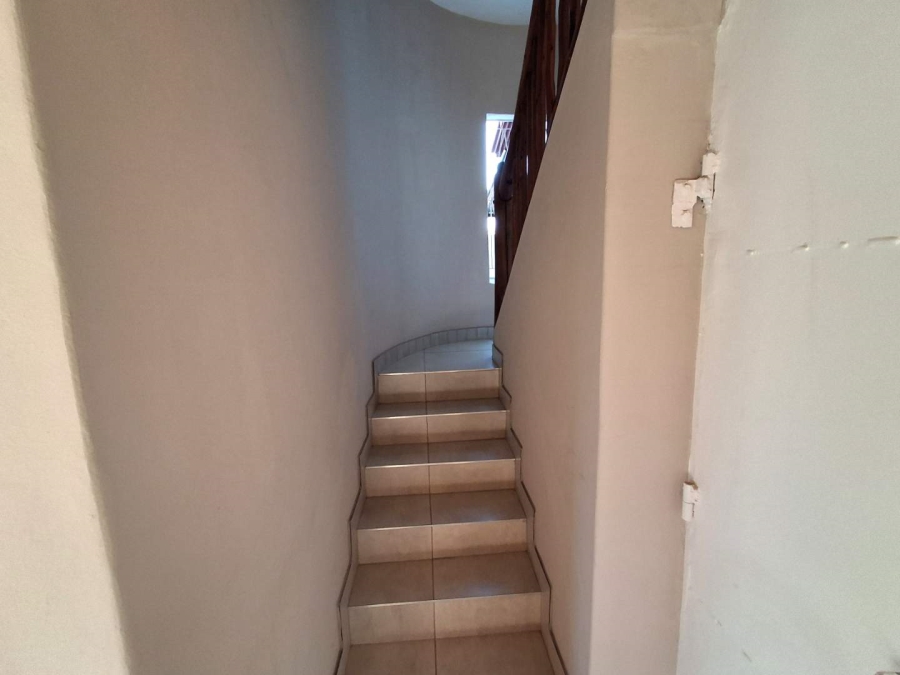 5 Bedroom Property for Sale in Proclamation Hill Gauteng