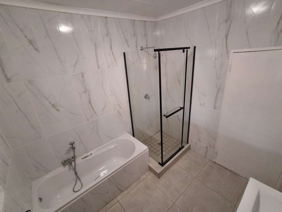 5 Bedroom Property for Sale in Proclamation Hill Gauteng
