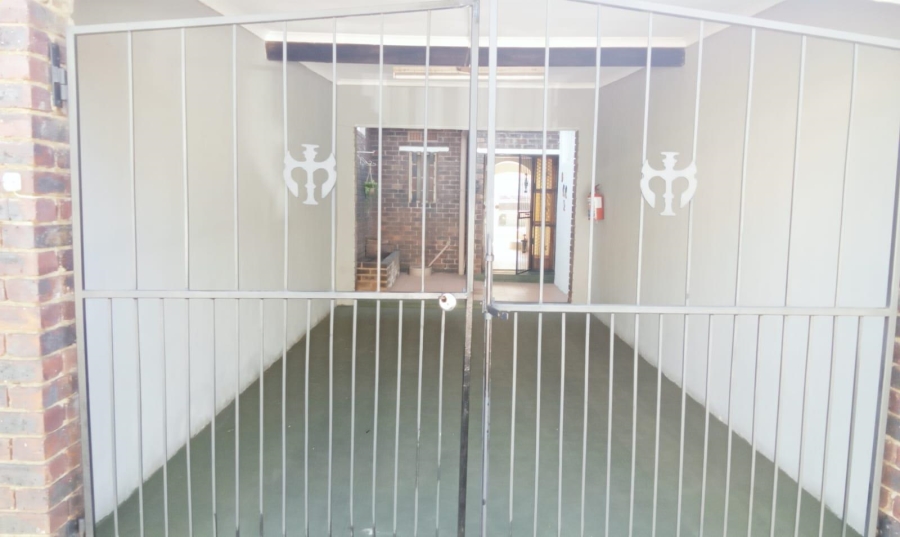 3 Bedroom Property for Sale in Fairland Gauteng