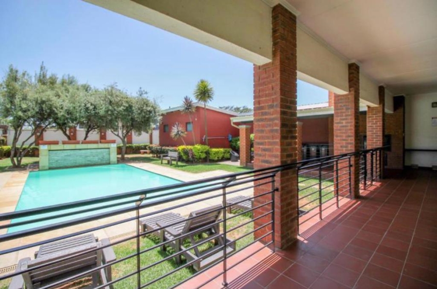 To Let 1 Bedroom Property for Rent in Greenstone Hill Gauteng