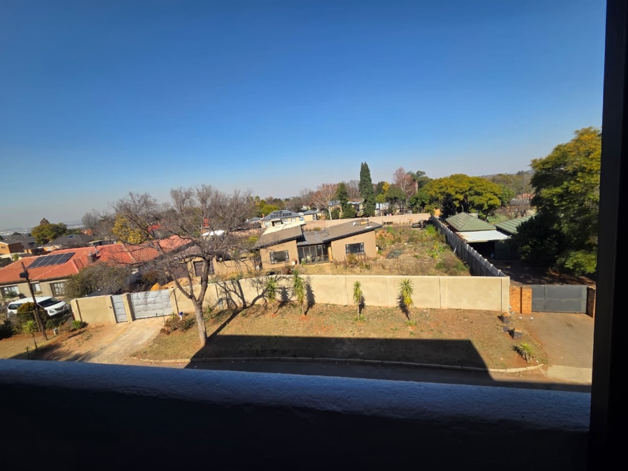 To Let 2 Bedroom Property for Rent in Horison Gauteng