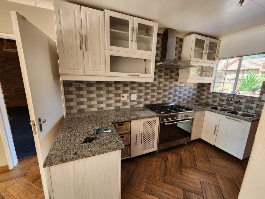 To Let 2 Bedroom Property for Rent in Weltevreden Park Gauteng