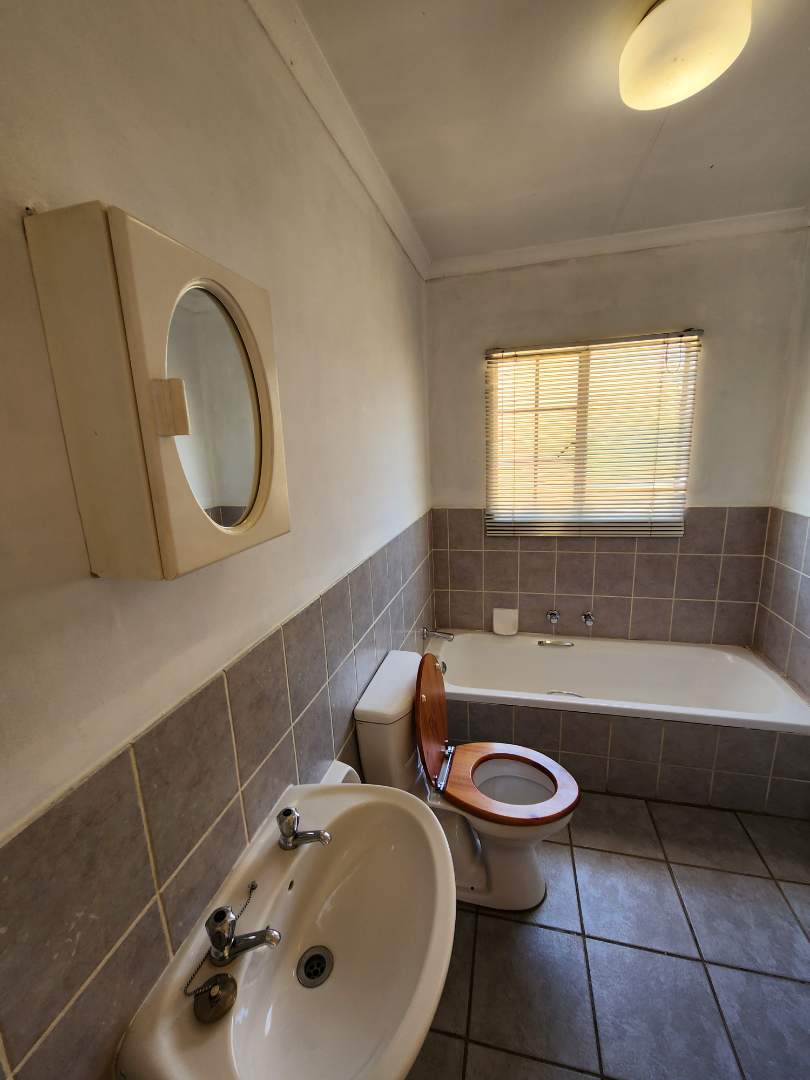 To Let 2 Bedroom Property for Rent in Weltevreden Park Gauteng