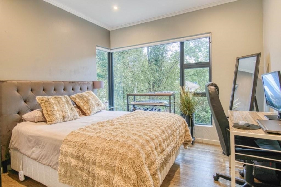 To Let 2 Bedroom Property for Rent in Rosebank Gauteng