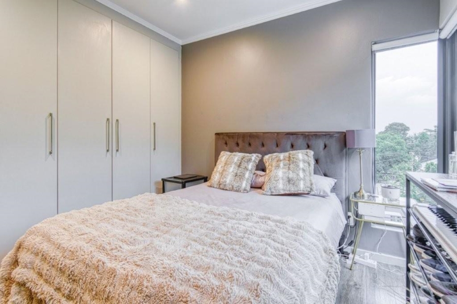 To Let 2 Bedroom Property for Rent in Rosebank Gauteng