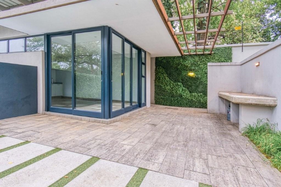 To Let 2 Bedroom Property for Rent in Rosebank Gauteng