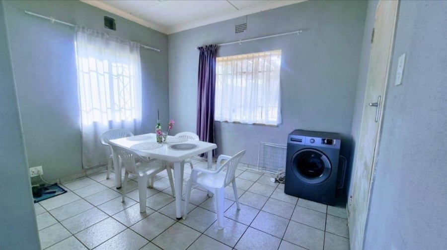 3 Bedroom Property for Sale in Linmeyer Gauteng