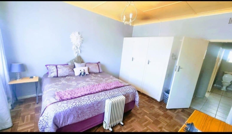 3 Bedroom Property for Sale in Linmeyer Gauteng