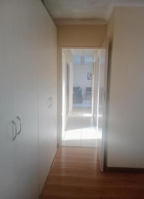To Let 3 Bedroom Property for Rent in Corlett Gardens Gauteng